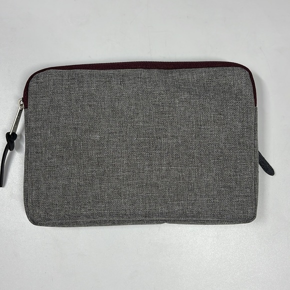 Virgin Atlantic Herschel Supply Gray Travel Toiletries Bag - Picture 3 of 6